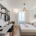 Πανσιόν Casa Batel & - Ferry, Free Parking, Market & Side 4*