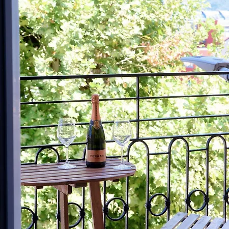 Πανσιόν Casa Batel & - Ferry, Free Parking, Market & Side 4*