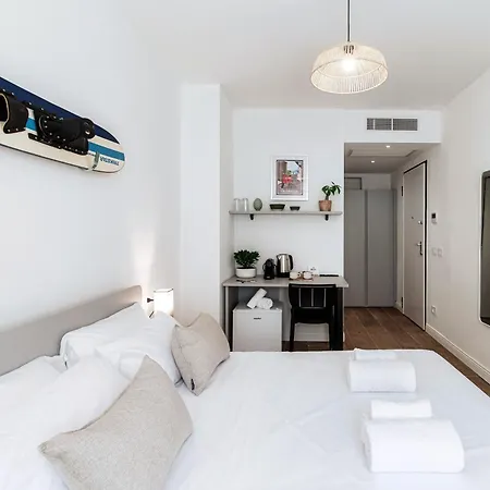 Casa Batel & - Ferry, Free Parking, Market & Side Como