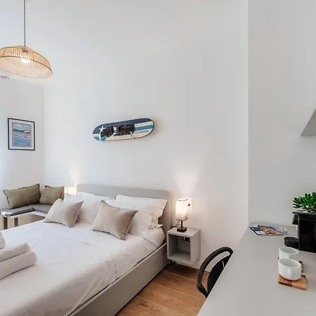 Casa Batel & - Ferry, Free Parking, Market & Side Πανσιόν