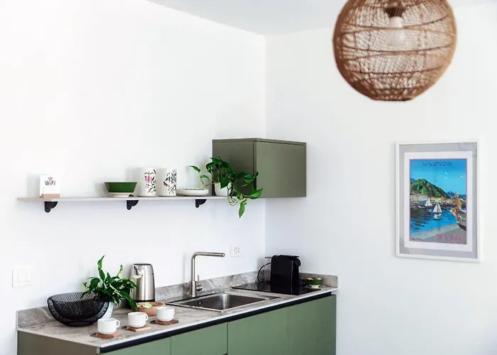 Πανσιόν Casa Batel & - Ferry, Free Parking, Market & Side 3*