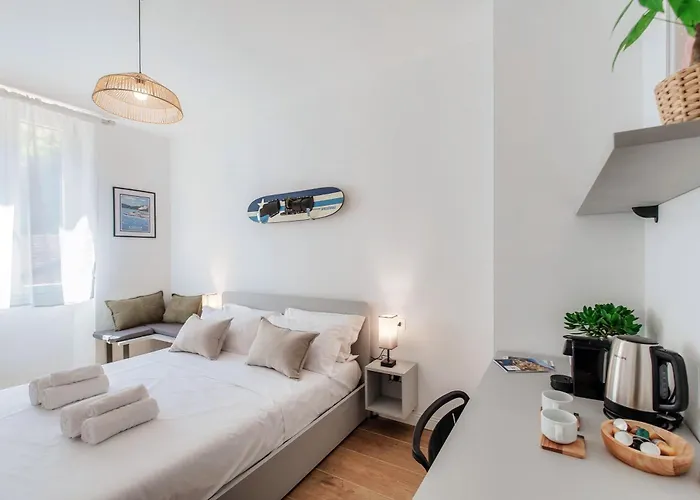 Casa Batel & - Ferry, Free Parking, Market & Side Πανσιόν