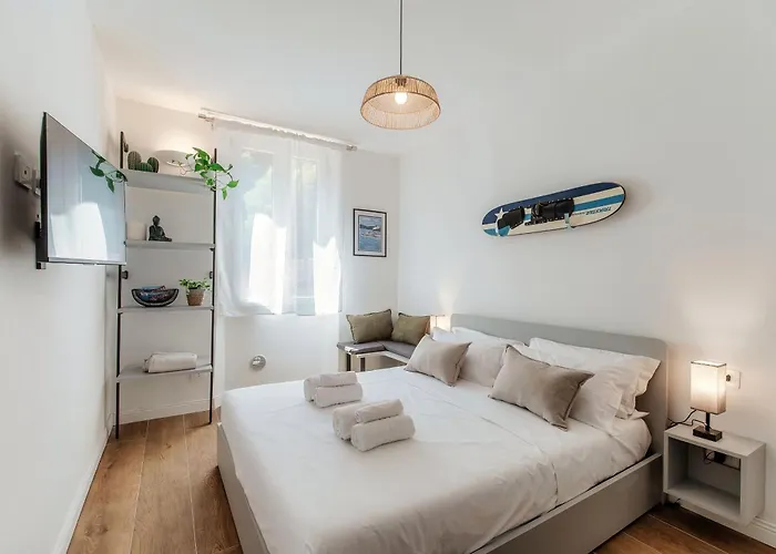 Casa Batel & - Ferry, Free Parking, Market & Side Πανσιόν