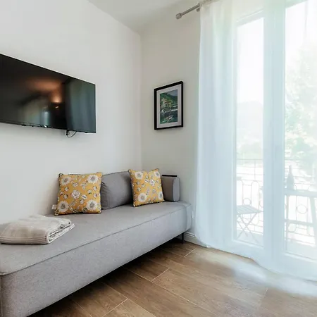 Casa Batel & - Ferry, Free Parking, Market & Side 게스트하우스 3*