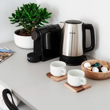 Casa Batel & - Ferry, Free Parking, Market & Side 게스트하우스